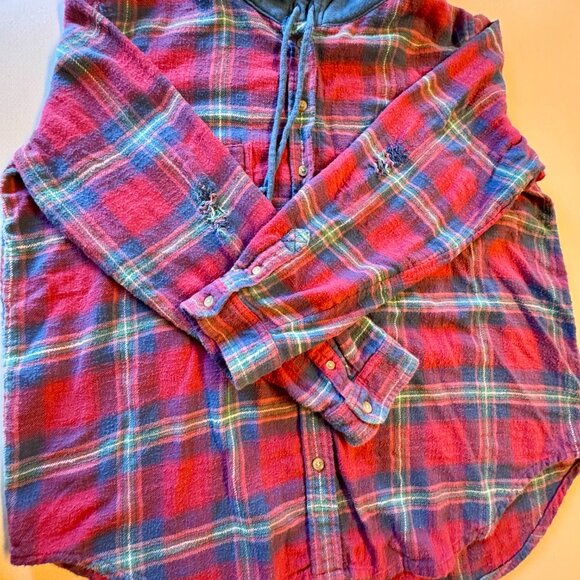 American Eagle Distressed Hooded Flannel Womens Large Red Navy Plaid Cabincore - Picture 3 of 9